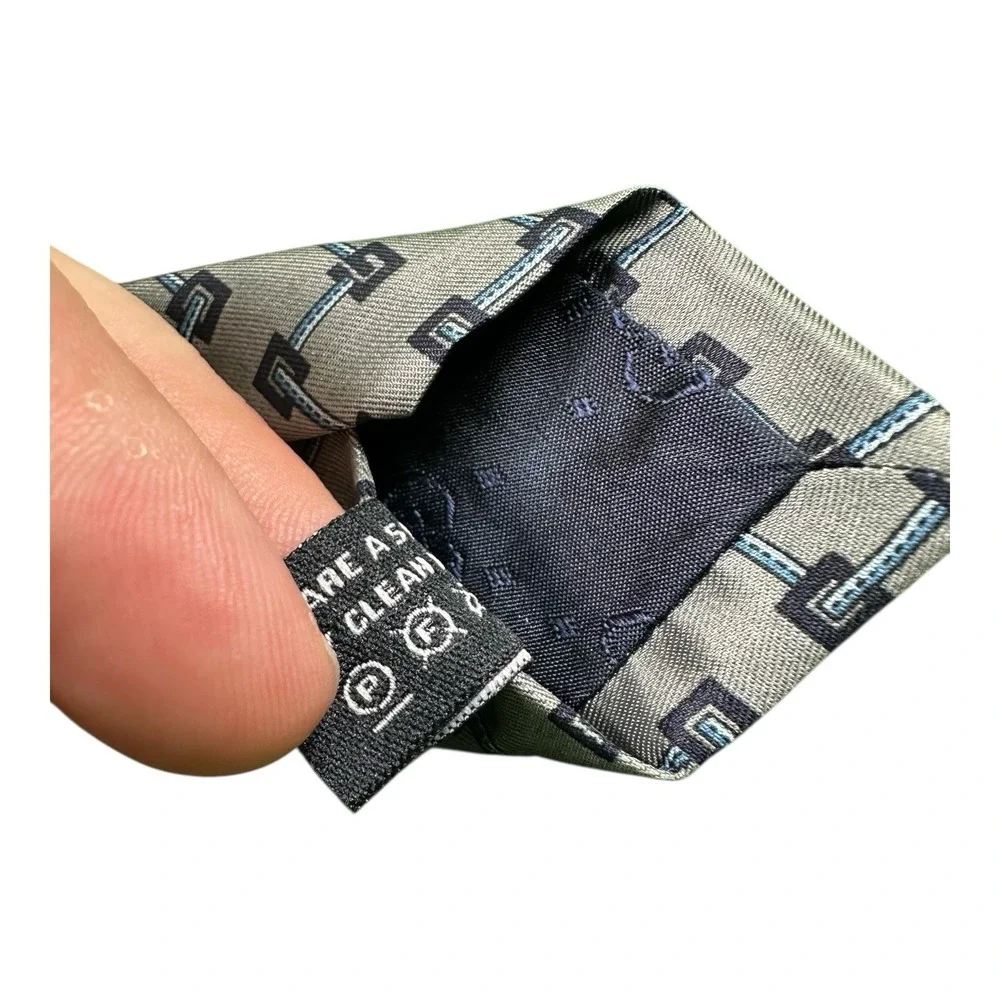 GUCCI Gray Vintage GG Print Silk Mens Tie 3.75 Inch Width Made in Italy